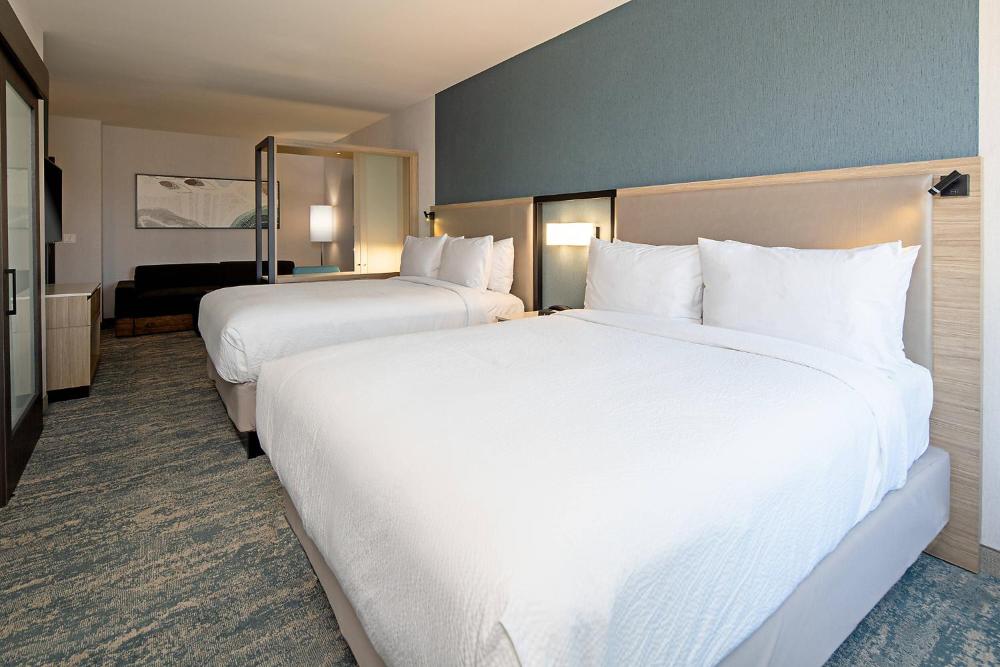 Suite with 2 Queen Trundle Beds  interior